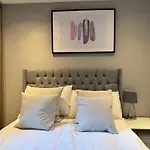 Balcony Free Parking Huge Tv City Centre Apt