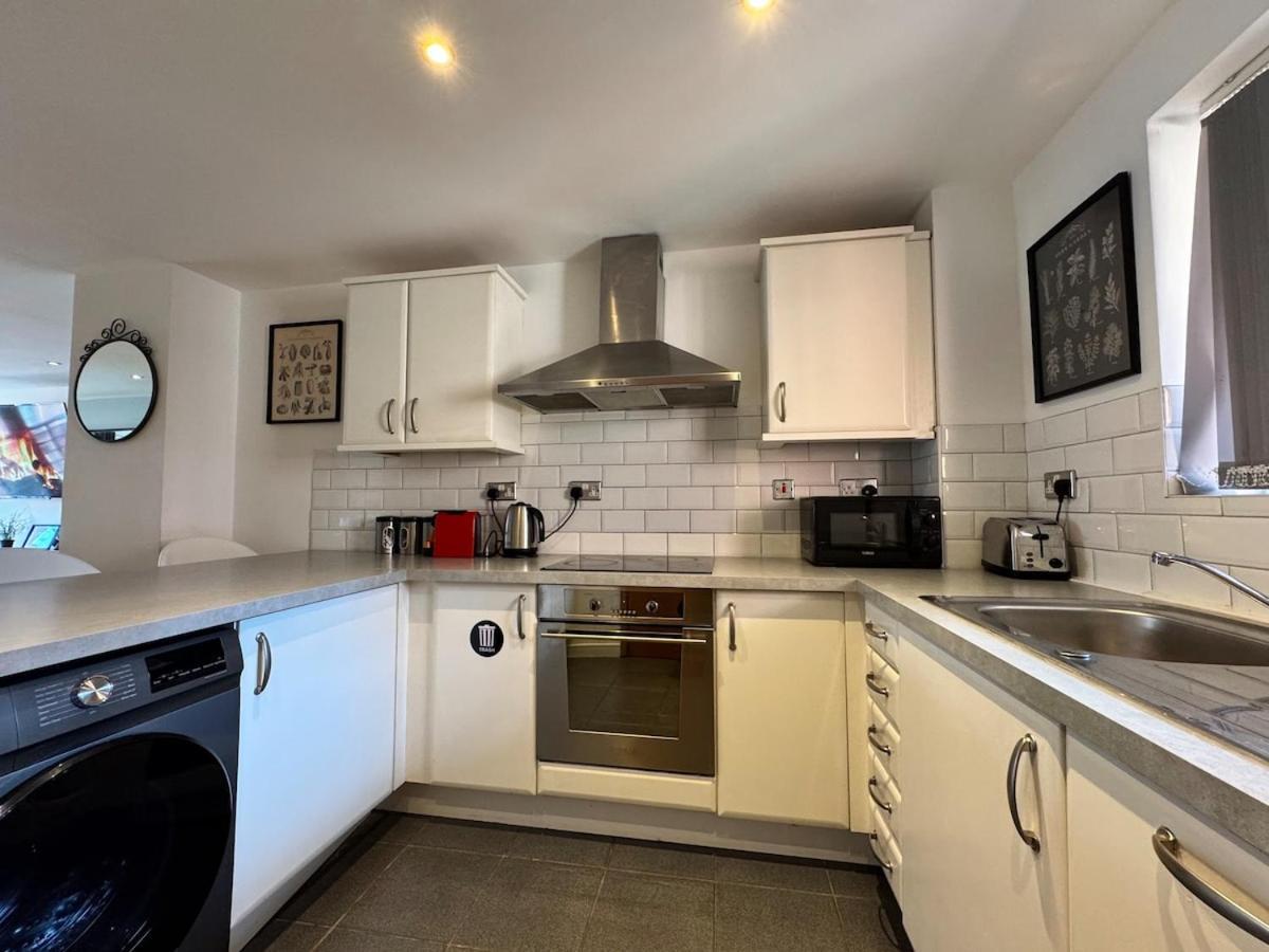 Apartment Balcony Free Parking Huge Tv Centre