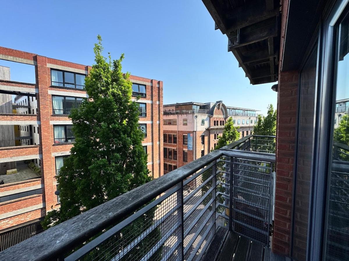 Balcony Free Parking Huge Tv Centre Apartment *