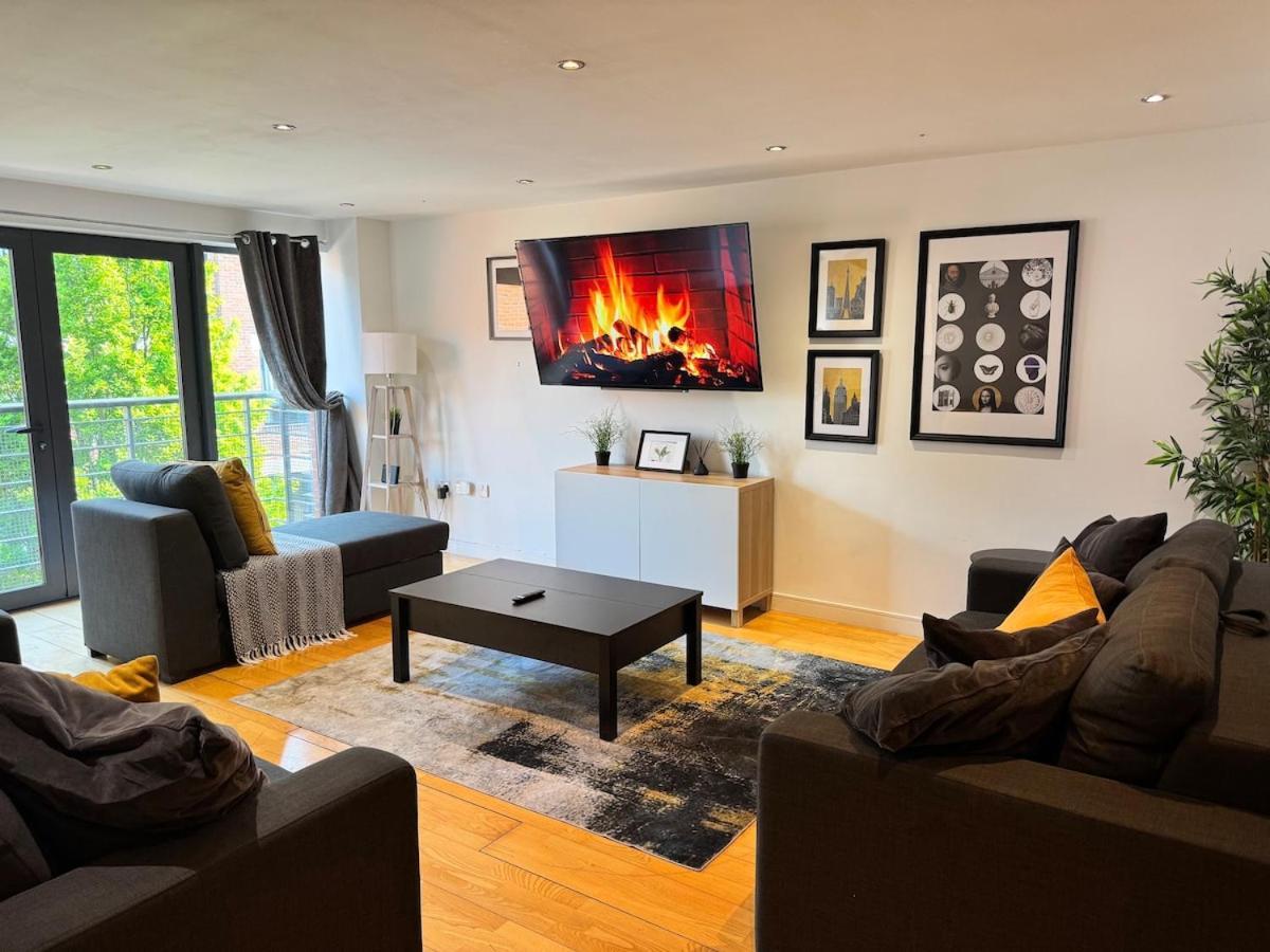 Balcony Free Parking Huge Tv Centre Apartment Liverpool